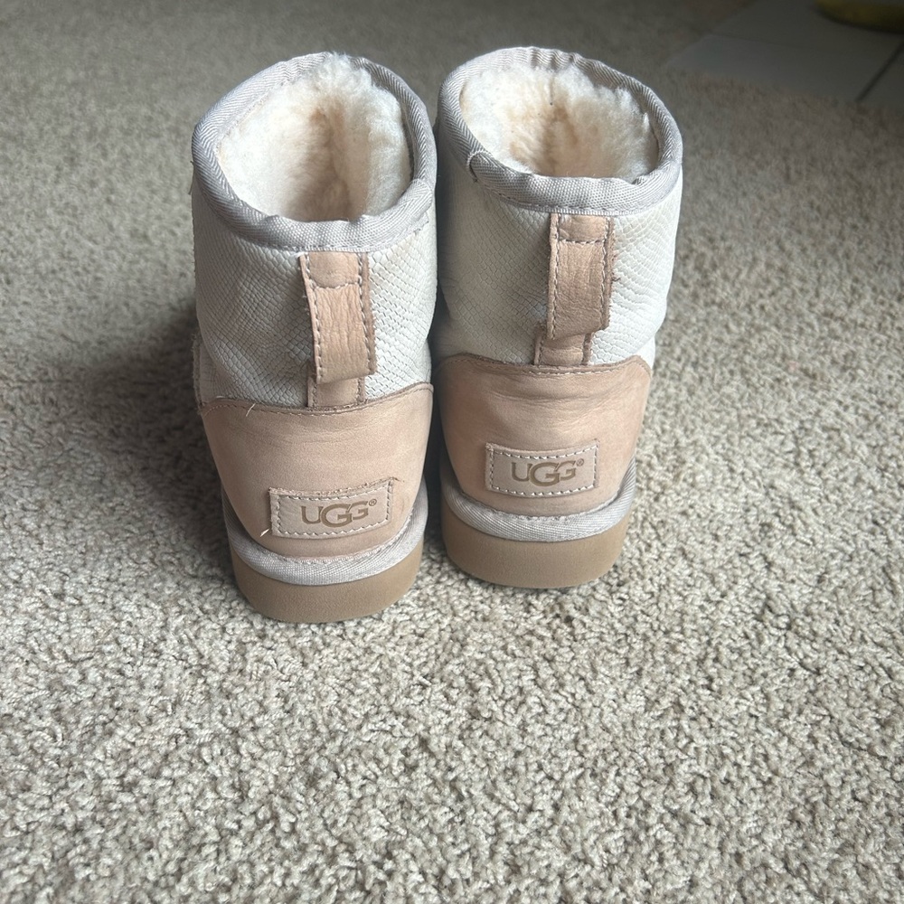 Uggs -Mini - image 6